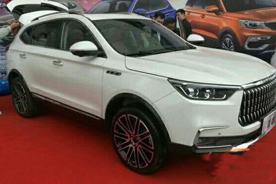 “国产玛莎拉蒂”亮相，内饰像奔驰和WEY，网友：国产车也抄？