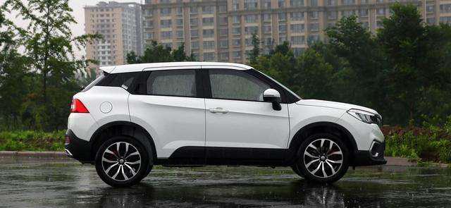 6万就有10.4寸大屏, 宝马技术, 比GS4便宜3万