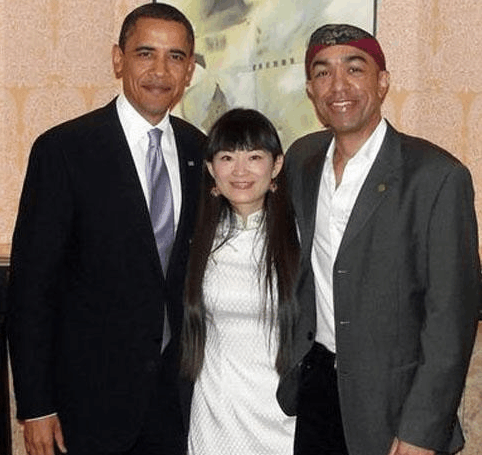 美国总统巴拉克·侯赛因·奥巴马有个同父异母的弟,名叫马克·奥巴马