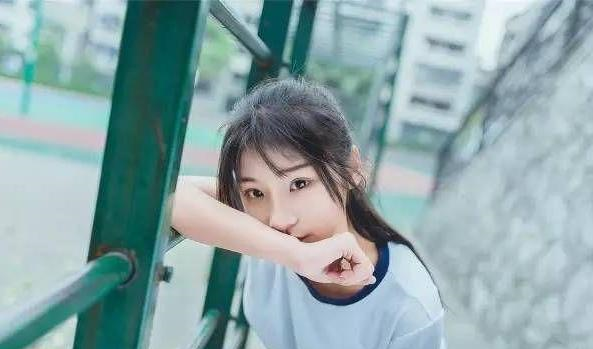 你认为私立学校的老师在假期里替学生有偿补课算违规吗