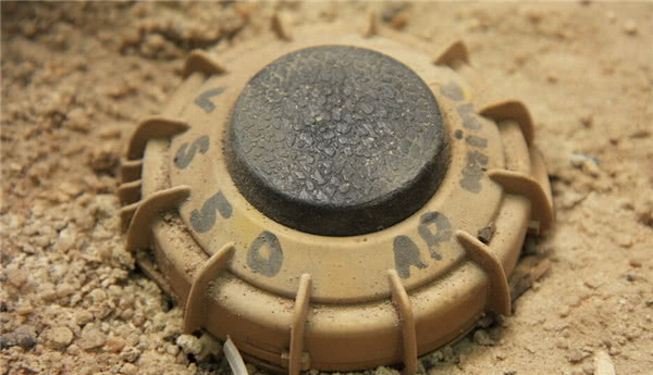 禁忌武器那么多,反步兵地雷竟然也入围,原因:战后杀伤力更大