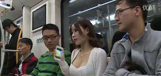 女人穿裙子以为方便自己, 其实方便了男人