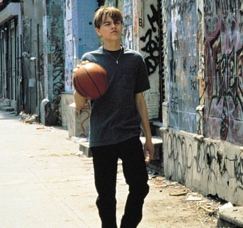 颜值巅峰 ?(图片:电影《边缘日记》《全蚀狂爱》)