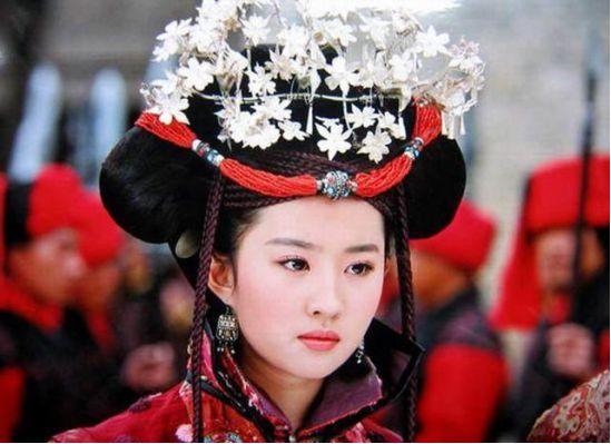 饰重如千斤,关晓彤范冰冰都比不上泰山压顶的