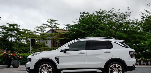 这货配四驱, 高端豪华SUV, 最低卖160000, 颜值帅爆了