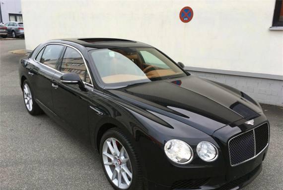 欧版宾利飞驰 开到哪里都是靓丽的风景线