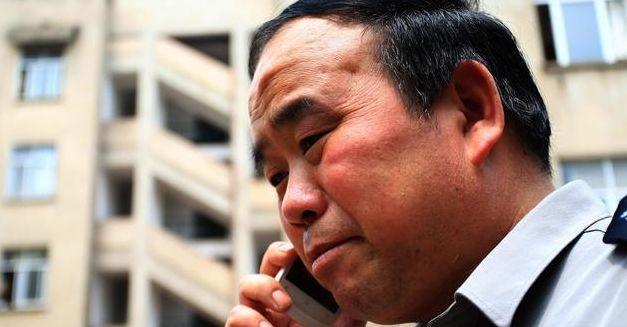 富士康保安队长工资只有3000块却没人敢得罪