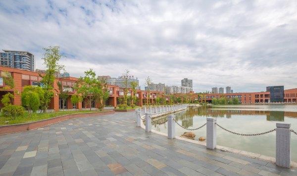 海面湖字图书馆猜成语_图书馆卡通图片(3)