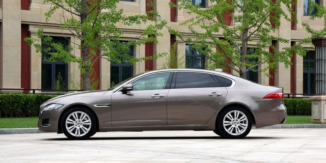 被奇瑞坑惨了, 跳水20万, 定位不输宝马, A6称其鸡蛋碰石头!