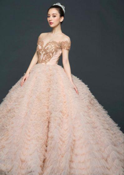 郭富城娇妻方媛晒31岁庆生照, 之前她的生日为何年年变化?