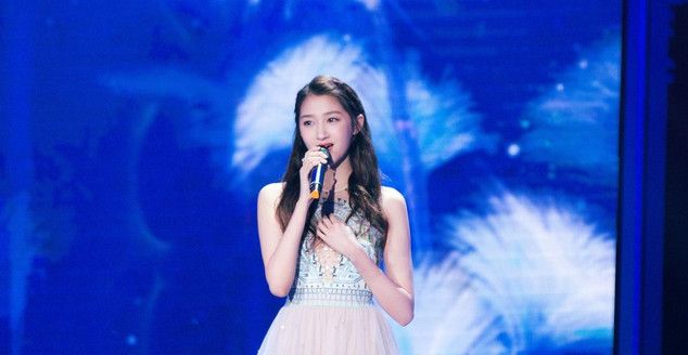 霍思燕怕忘词把小抄写手上,结果却被网友一眼识破!