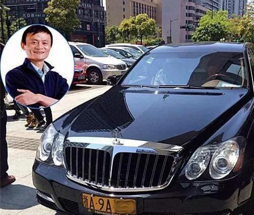 过千万的迈巴赫, 酒店门口遇它只能停角落, 路人想接近还得看保安