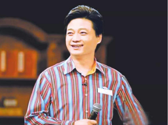 接受陈鲁豫采访,当面被问被不被老婆信任?崔永