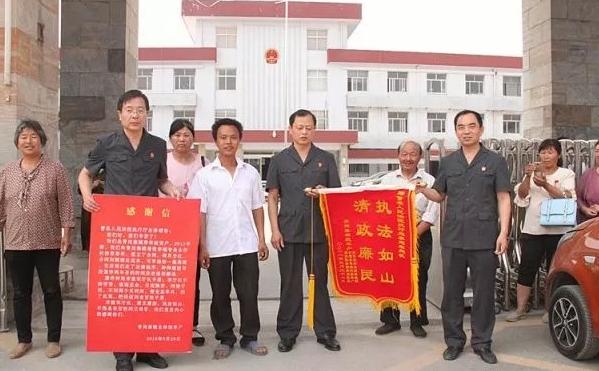 1000余只湖羊击鼓鸣冤