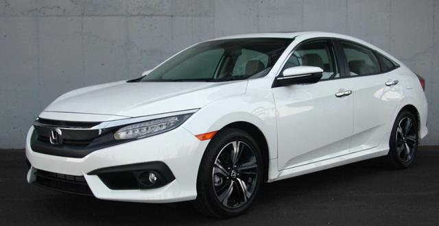 2018本田思域来袭,标配2L四缸发动机,但1.5T发