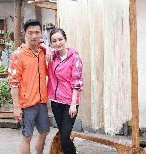 水军走错片场黑成迪丽热巴 她还自曝跟谢霆锋