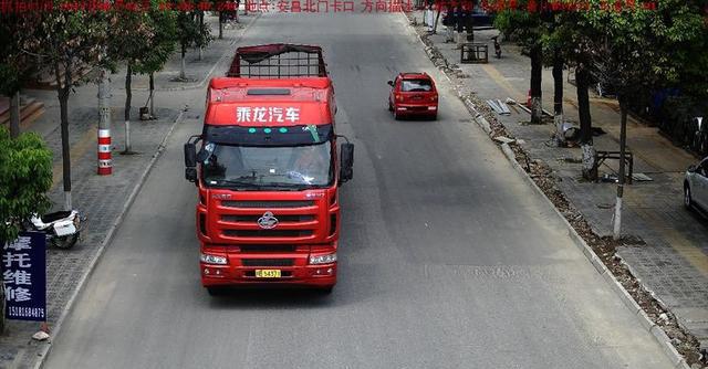 北川县安昌镇城区货车禁行电子警察抓拍