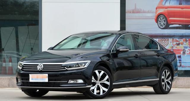 本想提车君威, 家人却一眼相中这款迈腾, 外观大气、性价比更高