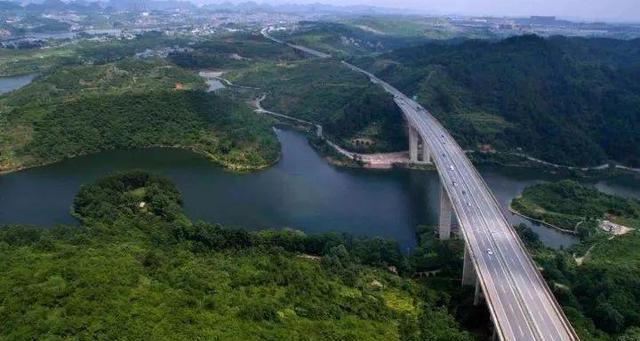 自驾贵州最美的几条公路，一路峡谷深流一路风景如画