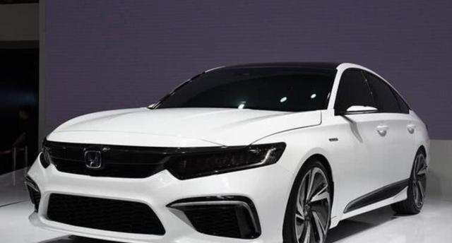 本田新一代思铂睿亮相，四排气很到位，网友：比红旗H5帅气