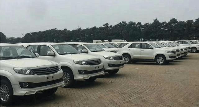 丰田奔跑者正式入华, 一样是4驱带大梁, 却比普拉多便宜30多万