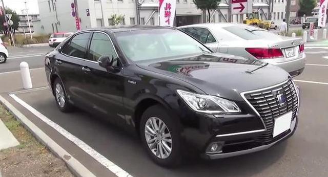 全新皇冠亮相, 外观内饰全面升级, 终于配得上豪车二字!