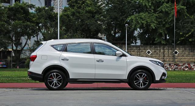 这货卖7万多却有20万的感觉, 还带天窗