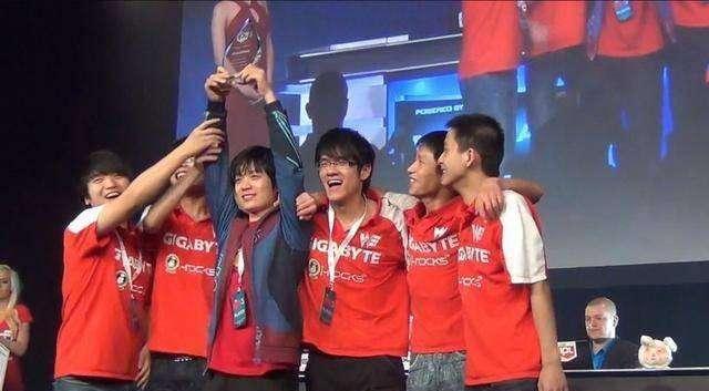 文森特: 只有微笑可以跟我对线, 其他职业选手随