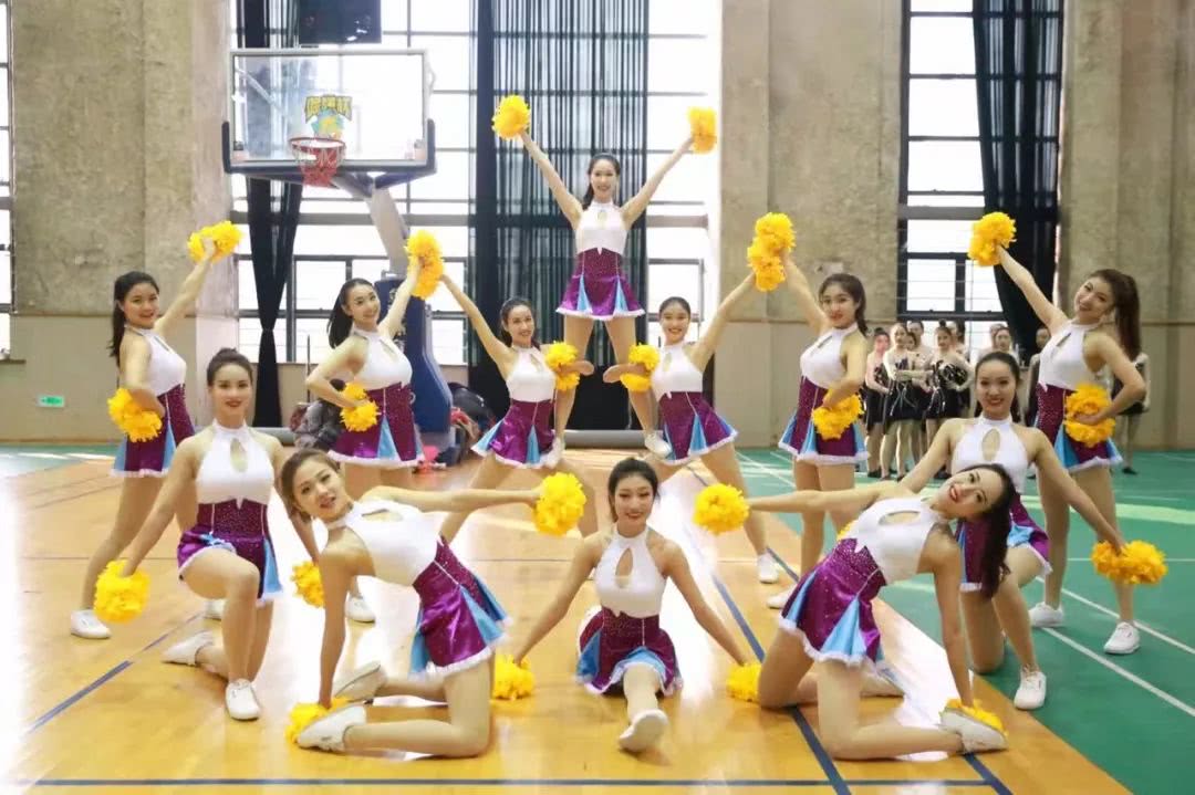啦啦操图片
