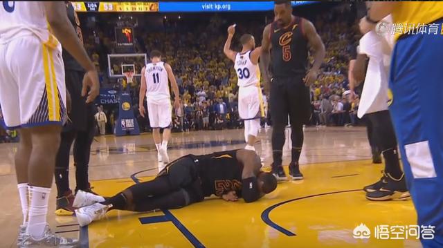 NBA总决赛,格林封盖詹姆斯的时候,手抠詹皇眼