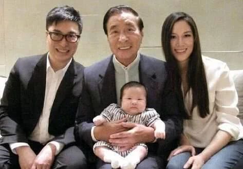 90岁香港首富李兆基迎来争产大战,两个儿子明争暗斗孩子成关键