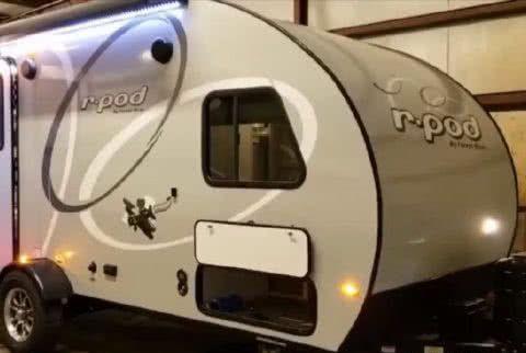 谁说小拖挂不能有拓展？国外这款Rpod房车就很不错国内有必买
