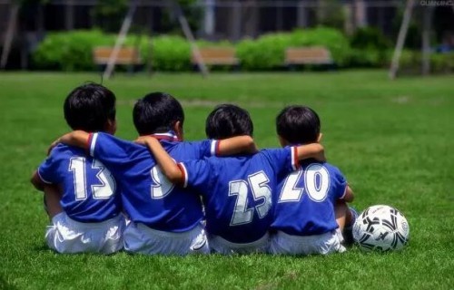 【一兆韦德热点】攀翼杯青少年足球系列赛