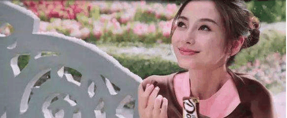 说关晓彤胸平的, 你是没看到她开挂的演艺之路