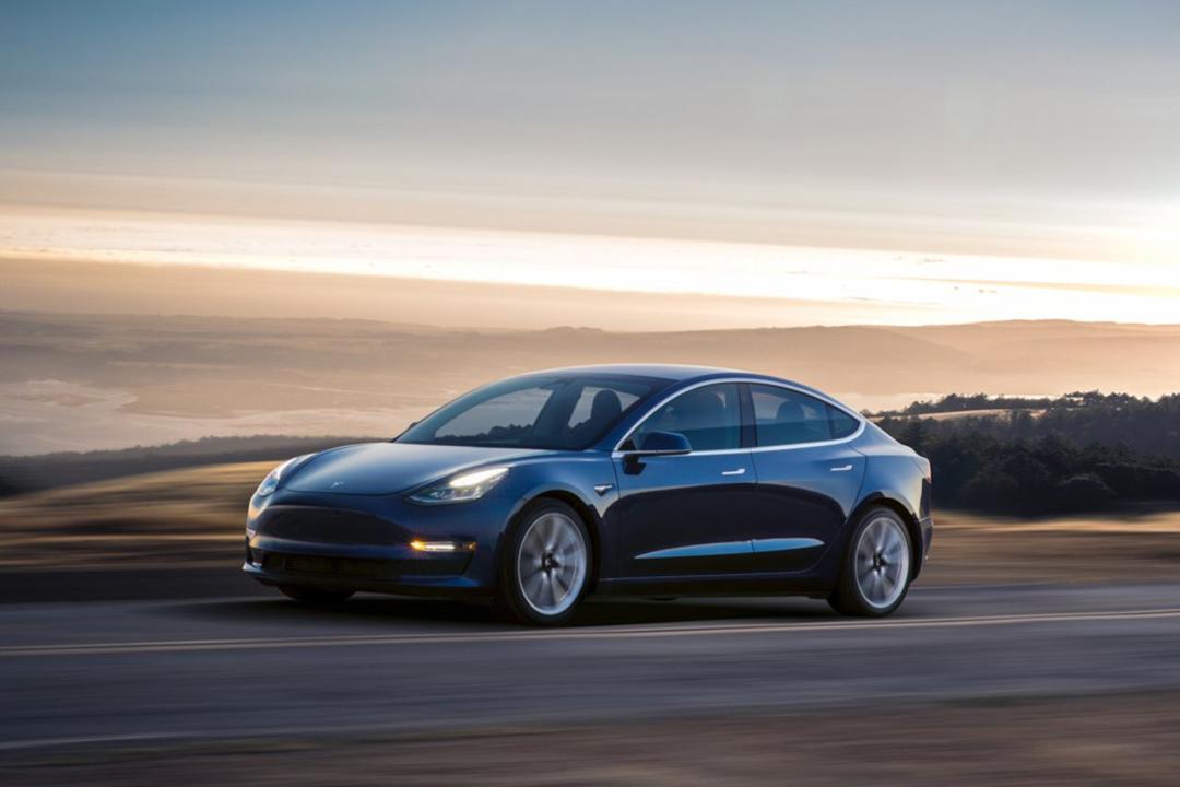 【车闻】30万买特斯拉？卖不动的传祺SUV终于要换代！