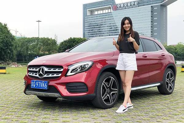 用一条车钥匙俘虏3个女神，什么车这么猛？