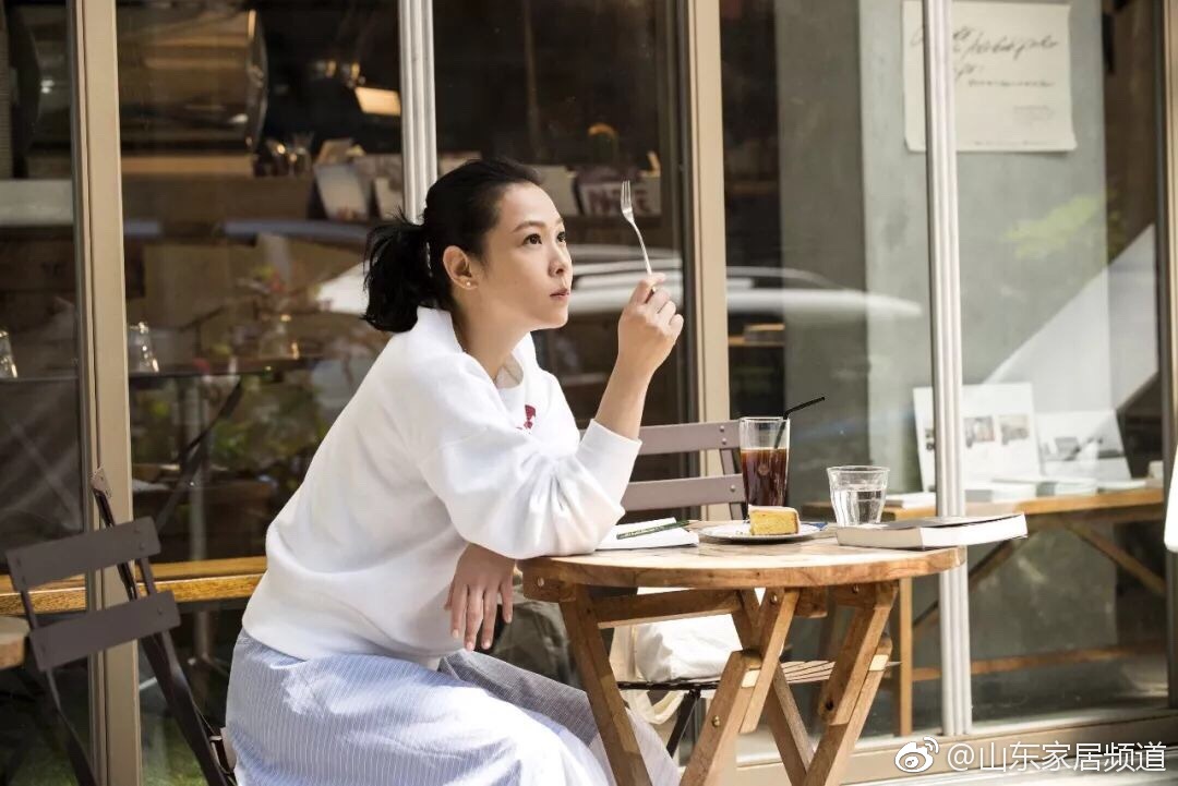 刘若英老公拿下老北京胡同房,还起名“春风习习”