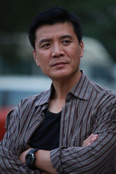 演艺界的知性美女，与刘之冰结成半路夫妻恩爱18年，女儿是校花