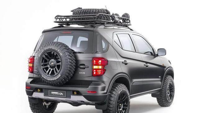 雪佛兰小型越野车Niva, 犀利的前大灯, 搭1.8L自然吸气发动机