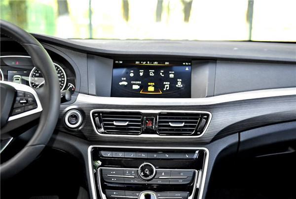 国产轿车没有真正的好产品吗？这款车12万起都卖不动可惜了！