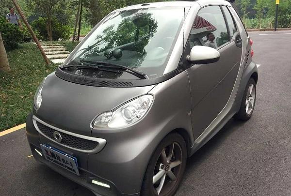 售价9.7万，最经典的微型车，称它为“鹅蛋小车”也不为过！