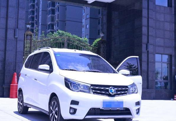 6万国产MPV搭日产轩逸发动机还是自动挡, 买它胜过宝骏730