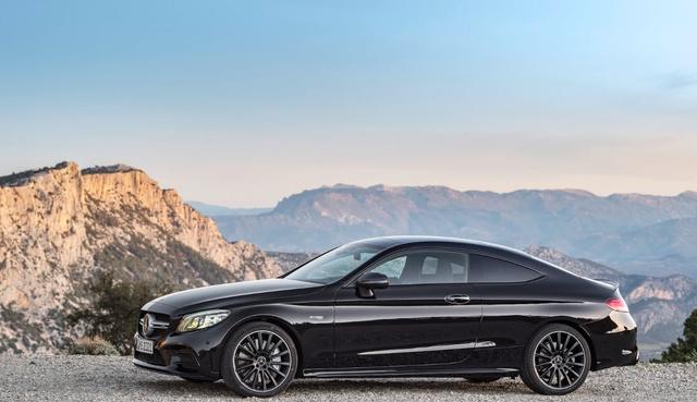 2019年梅赛德斯奔驰C级车亮相:与S级旗舰更相