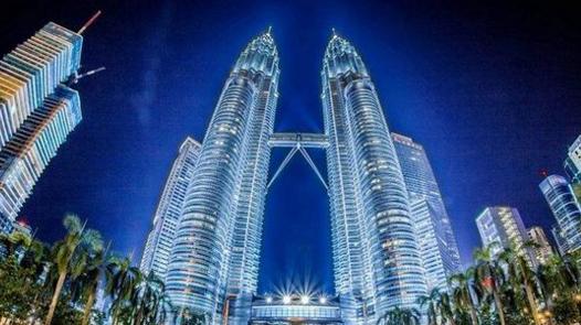 因为华人的努力,马来西亚gdp人均1万,中国要超