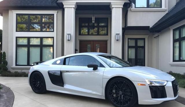 好车值得拥有 分享海外奥迪R8提车