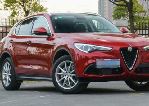 阿尔法罗密欧首款SUV2018 Stelvio，41995美元起，全轮驱动配置