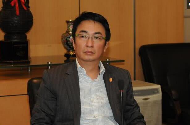 90岁香港首富李兆基迎来争产大战,两个儿子明争暗斗孩子成关键