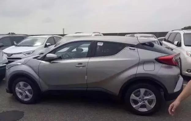 国内工厂首次看见大批量丰田CHR, 一听价格感觉缤智这回要输了