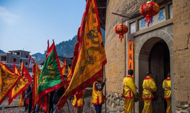 客家春节:花萼楼祈福美如《大鱼海棠》电影海报