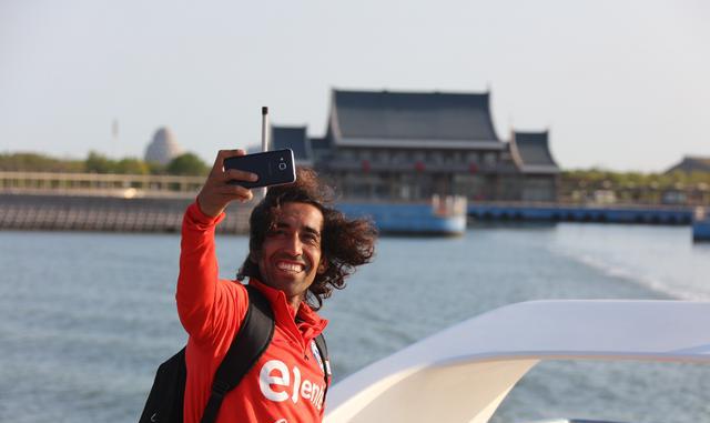 一带一路杯沙滩足球参赛球员为唐山湾国际旅